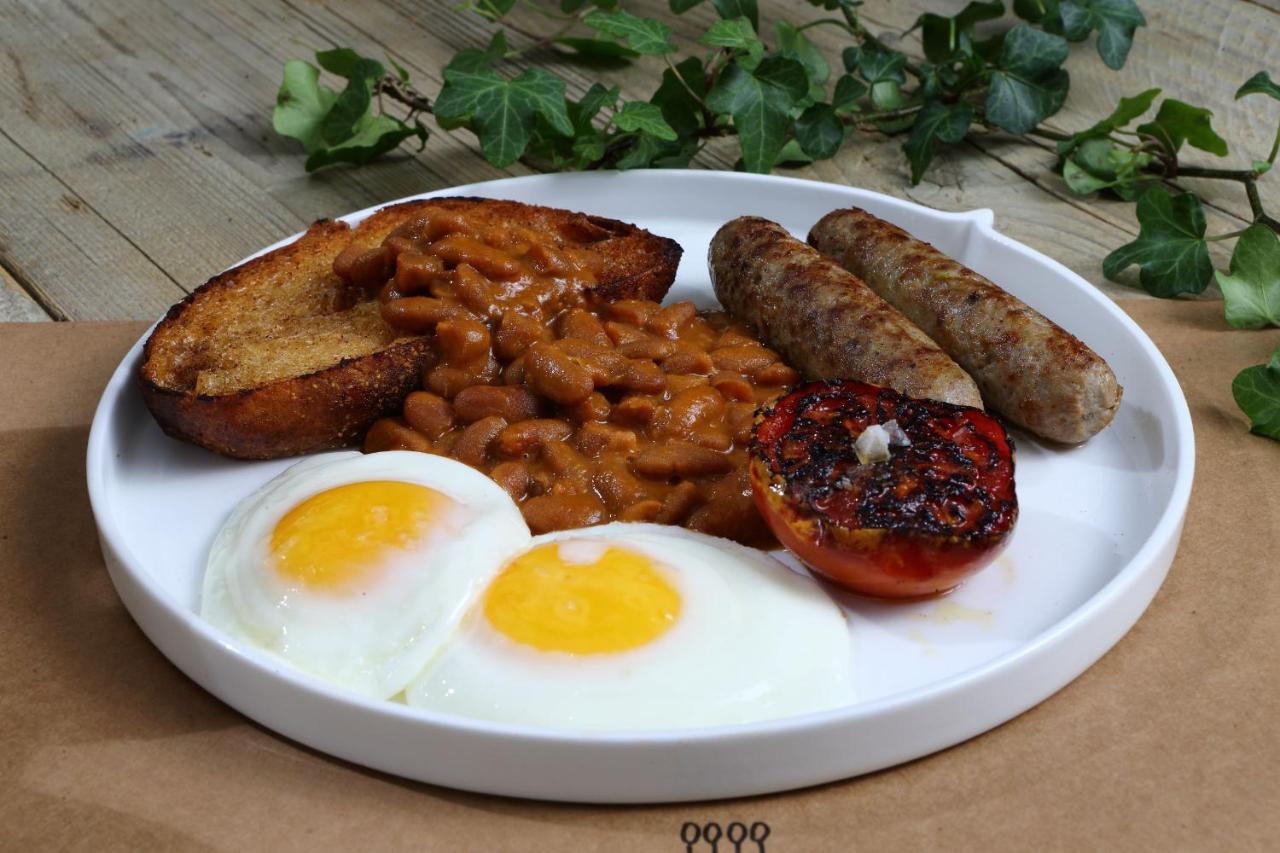 Shirvan Hotel City Yard Djedda Buitenkant foto English breakfast