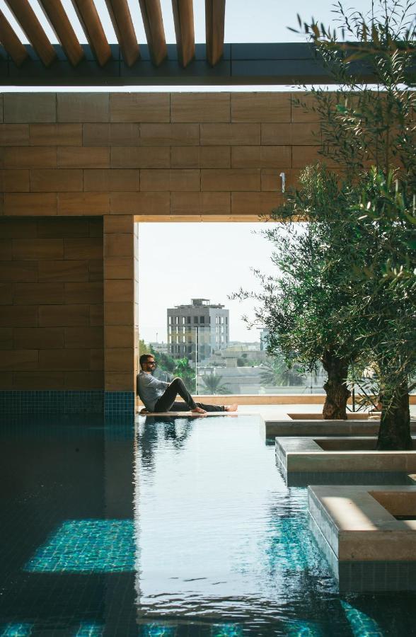 Shirvan Hotel City Yard Djedda Buitenkant foto The pool at the hotel