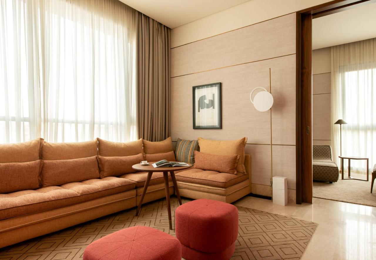 Shirvan Hotel City Yard Djedda Buitenkant foto A living room at the hotel