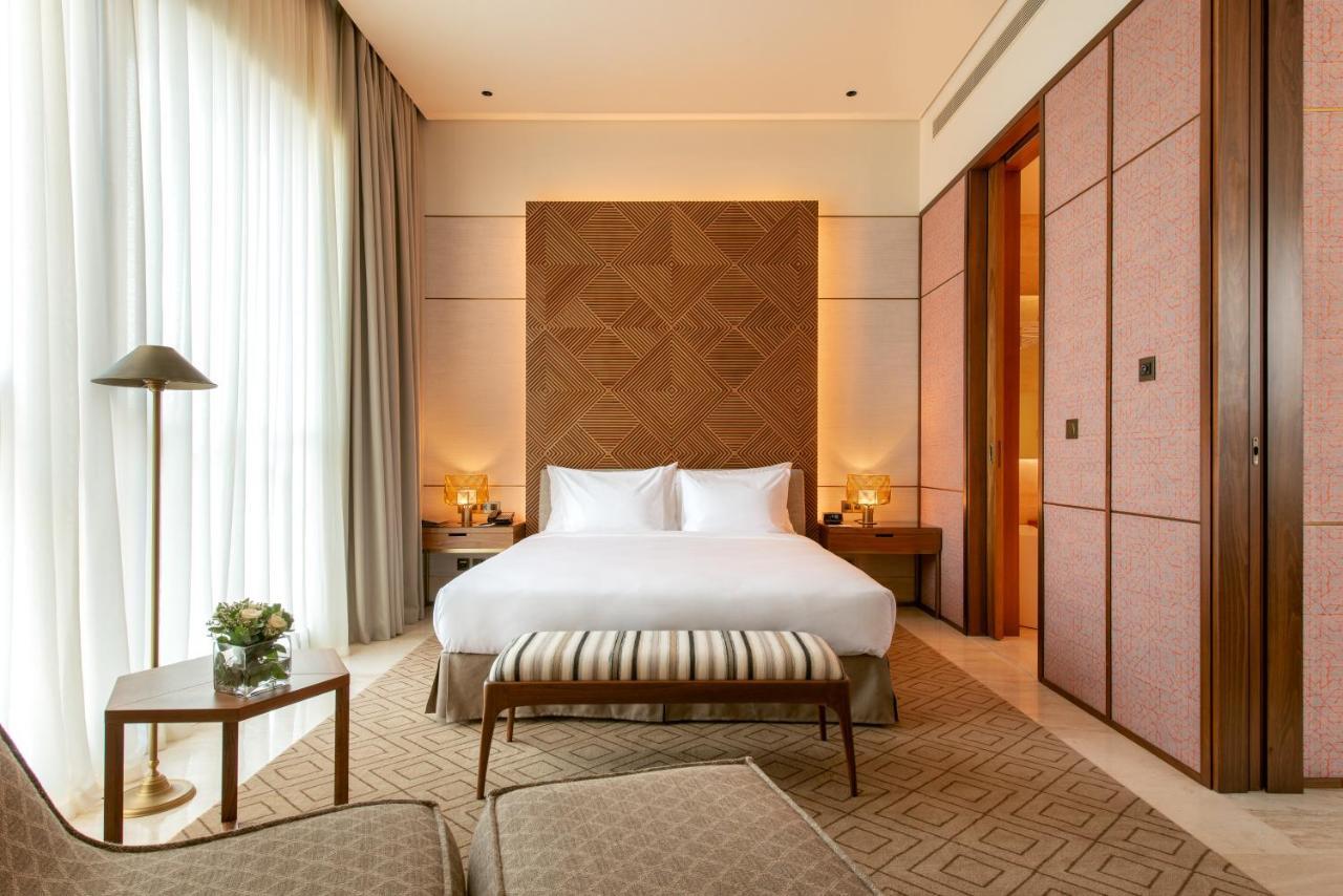 Shirvan Hotel City Yard Djedda Buitenkant foto A bedroom at the hotel