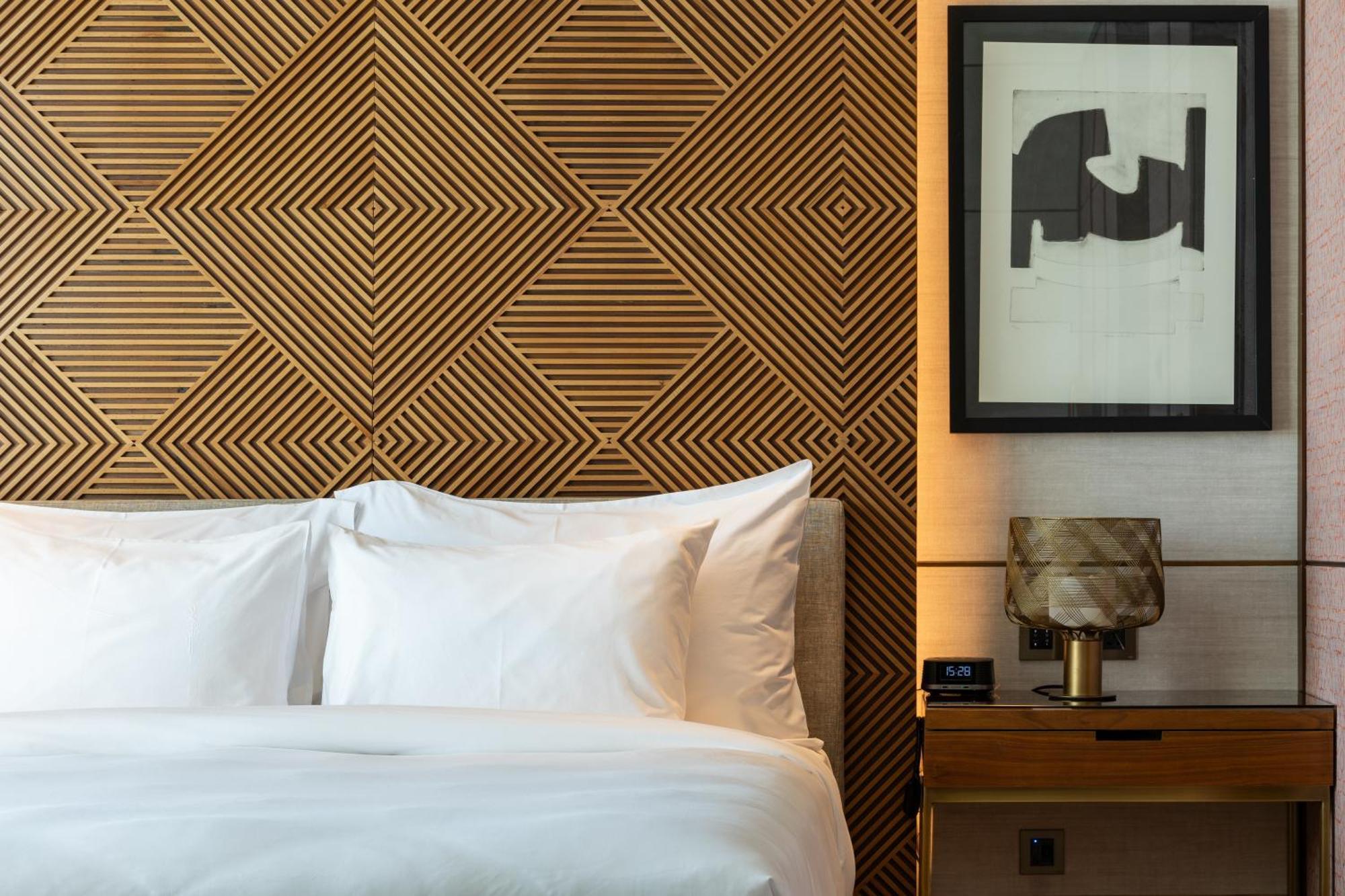 Shirvan Hotel City Yard Djedda Buitenkant foto A bedroom at the hotel