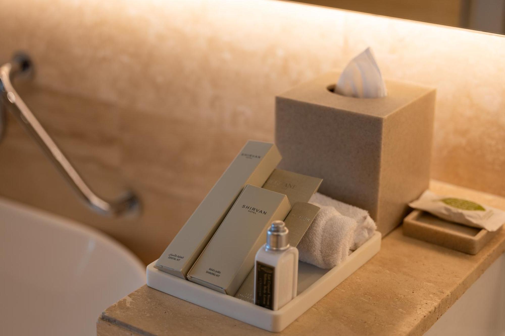 Shirvan Hotel City Yard Djedda Buitenkant foto A tissue box