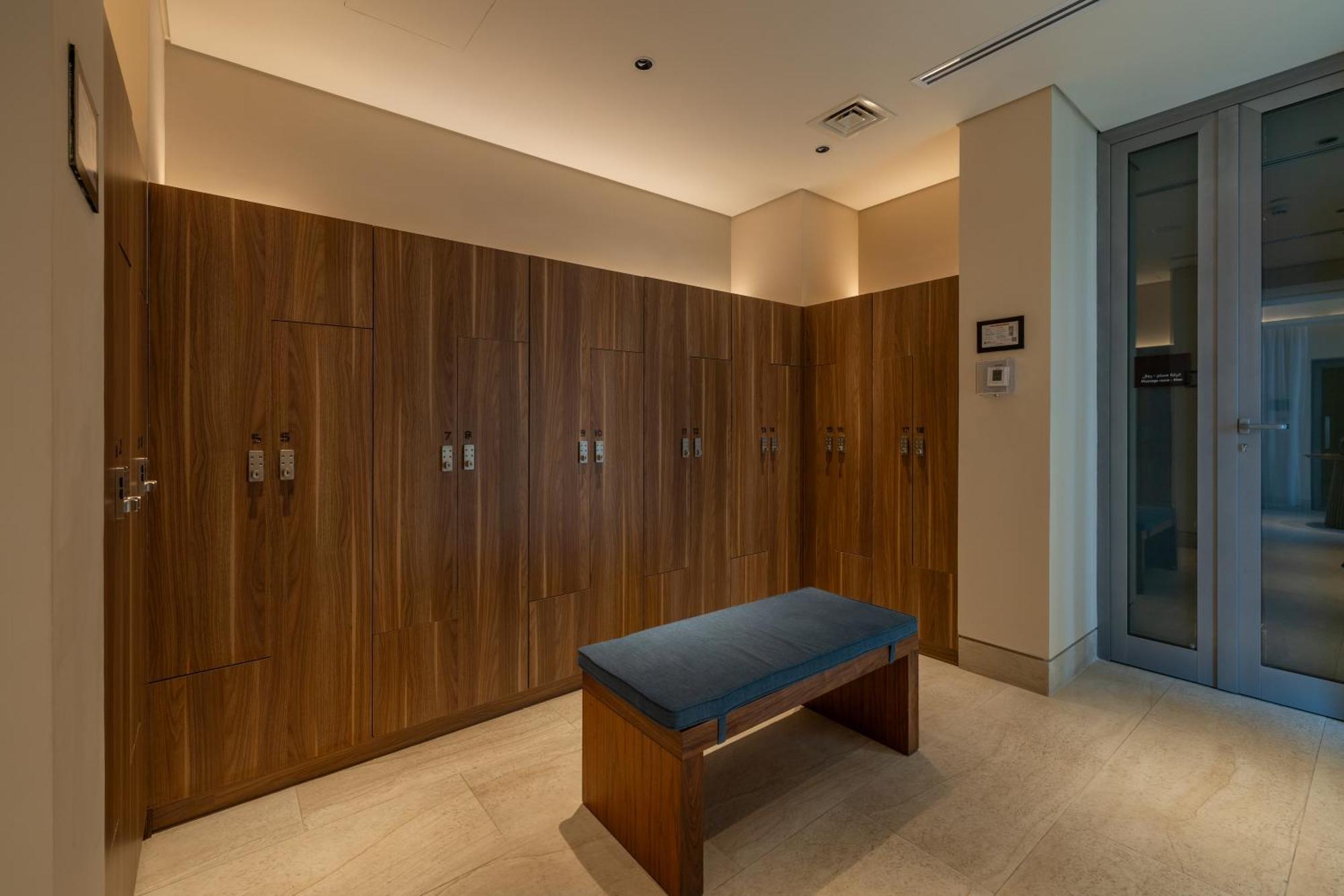 Shirvan Hotel City Yard Djedda Buitenkant foto Locker room