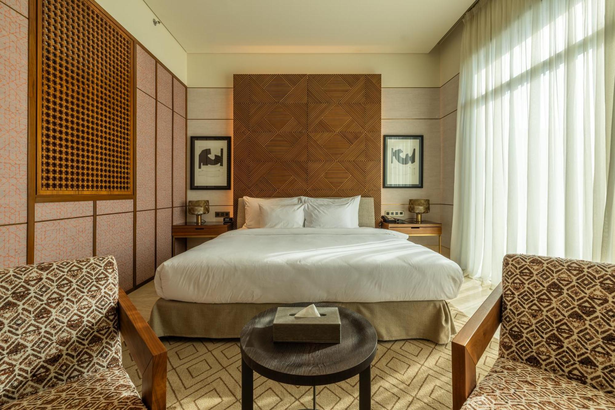 Shirvan Hotel City Yard Djedda Buitenkant foto A bedroom at the hotel