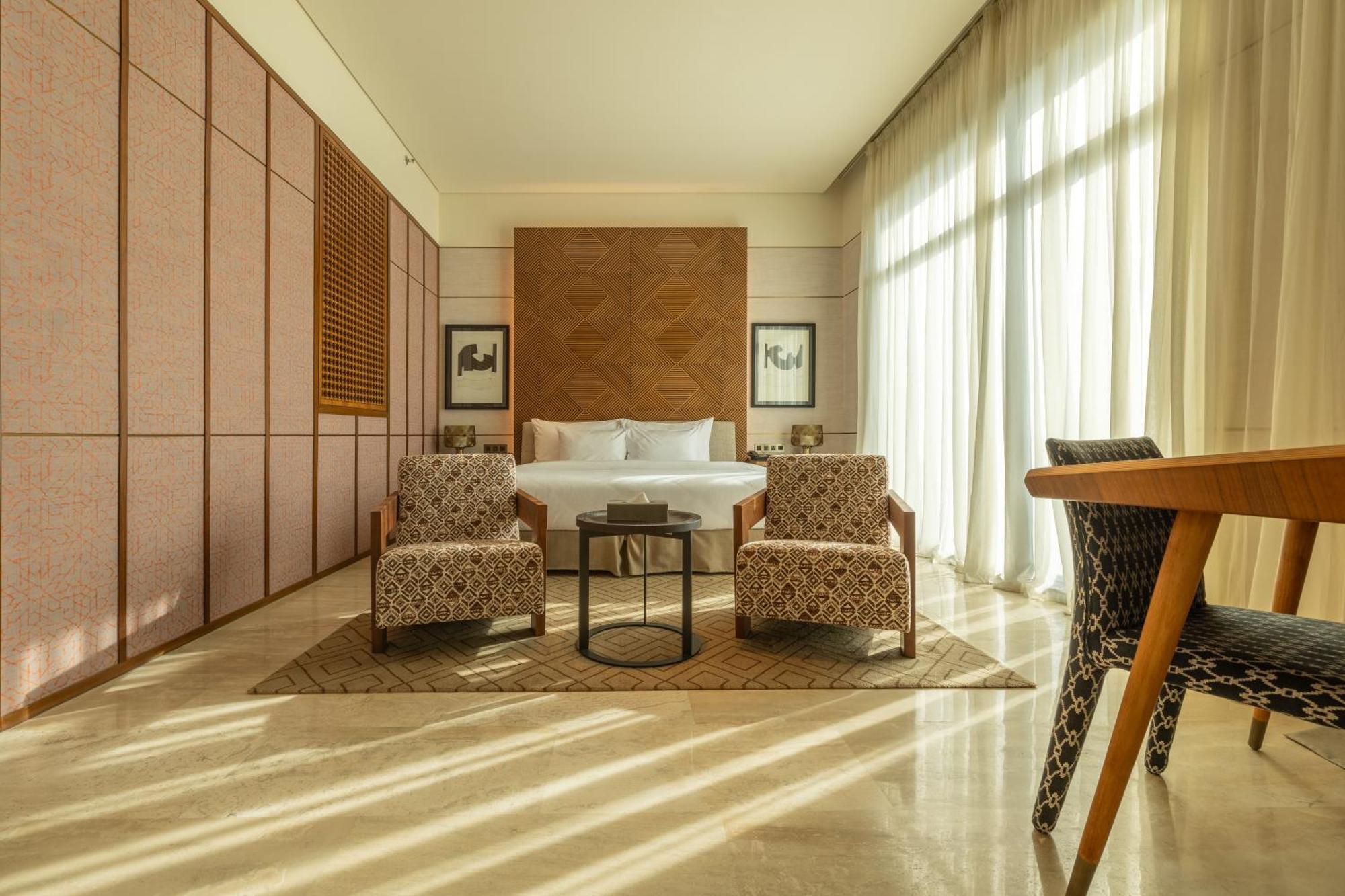 Shirvan Hotel City Yard Djedda Buitenkant foto A bedroom at the hotel