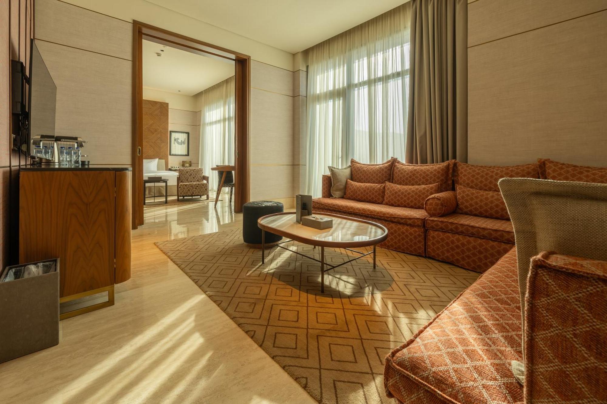 Shirvan Hotel City Yard Djedda Buitenkant foto A suite at the Ritz-Carlton, Dubai